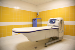 Vasca assistita nel bagno attrezzato della struttura
